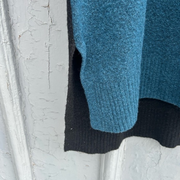 Athleta Merino Transit Colourblock turtleneck, size Small - Picture 7 of 9